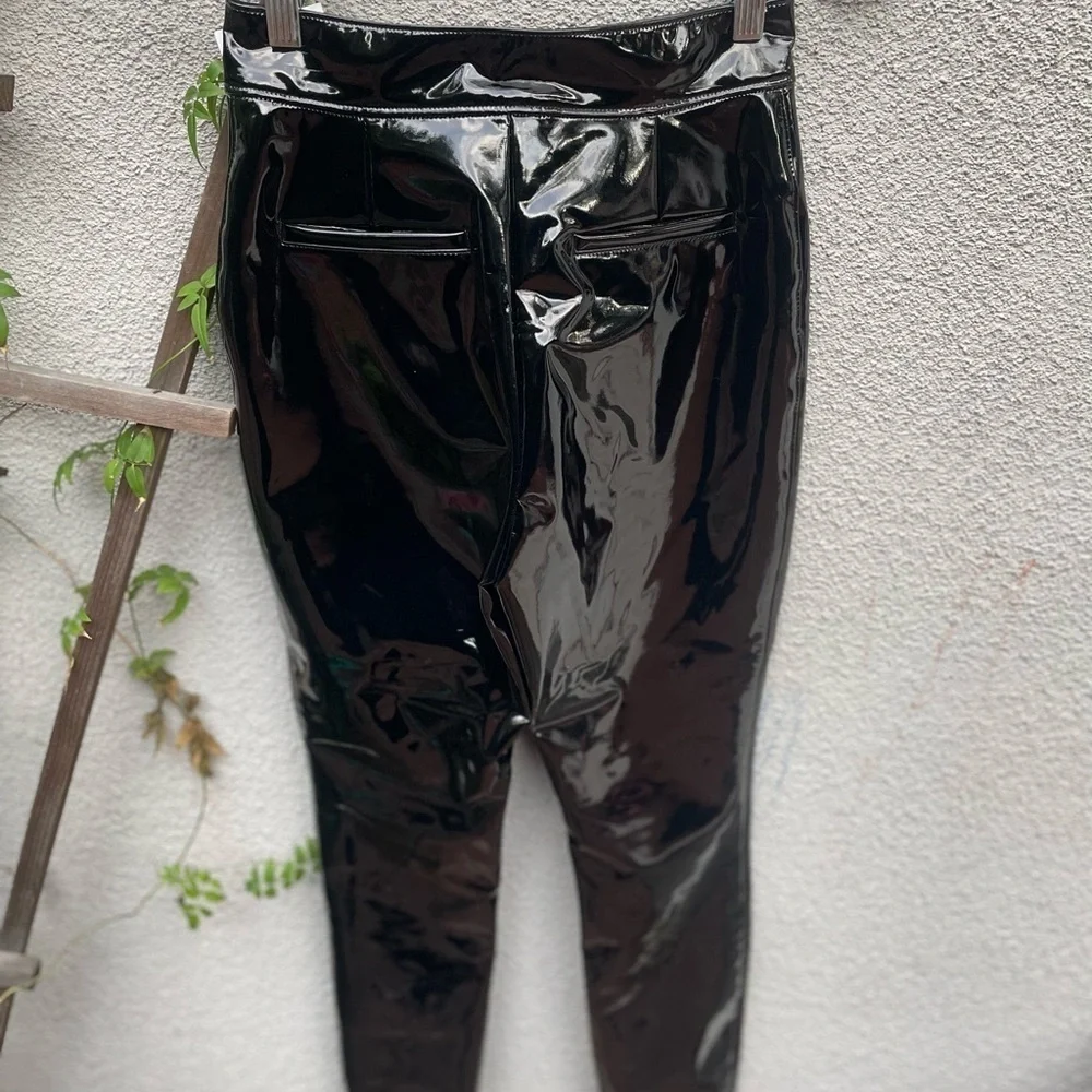 Babaton caspian vinyl